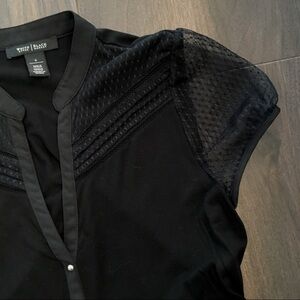 WHIT HOUSE/BLACK MARKET BLACK DRESSY LACE SHIRT